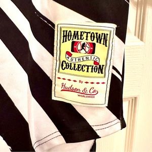 Hometown Collection by Hudson & Co. Short-sleeved Tee.  Size Large